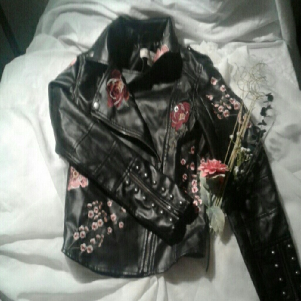 Gorgeous Adam Levine leather jacket